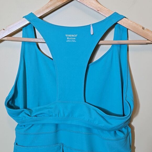 Toad&Co Tech Tomboy Racerback Athletic Dress Aqua Teal Seafoam Shelf Bra Medium - Picture 9 of 14